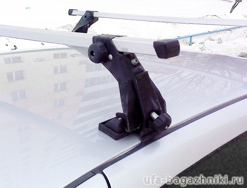Багажник на крышу на Lada Granta (Атлант, Россия), алюминиевые дуги