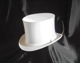 Белоснежная шляпа шапокляк
