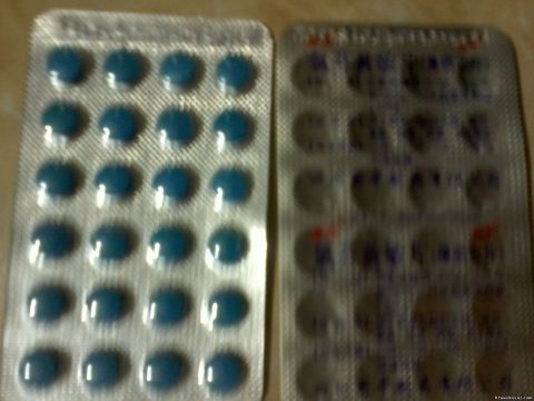 Синие таблетки от простуды. Китайские таблетки Антигриппин. Китайские таблетки Антигриппин зеленые. Антигриппин китайский , 24 таб. Китайский Антигриппин синие таблетки.