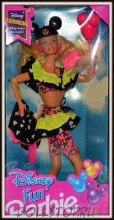 Коллекционная кукла  Барби Фанат Диснея -   Disney Fun Barbie Doll