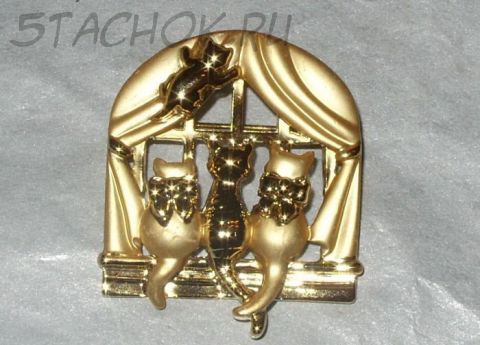 Брошь "Котята у окошка" цвет золота (AJC США)