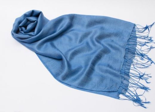 Синий шарф палантин из шелка и шерсти, 1450 руб.
