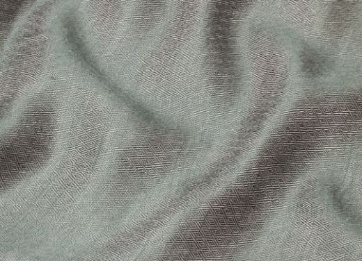 Серебристо-серый шарф палантин из шелка с шерстью, 1450  руб.