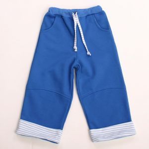 синие спортивные штаны