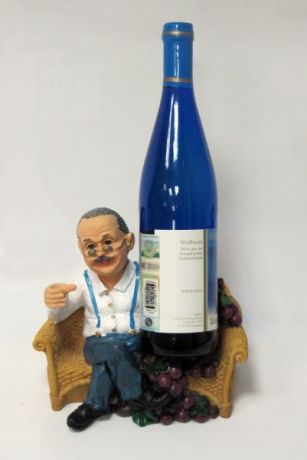 Подставка для вина «Дедушка с бутылкой на диване»