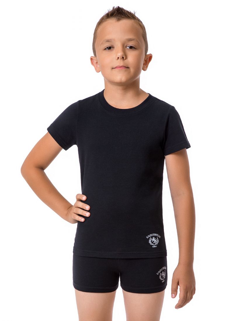 Черная футболка для мальчика 4-5 лет