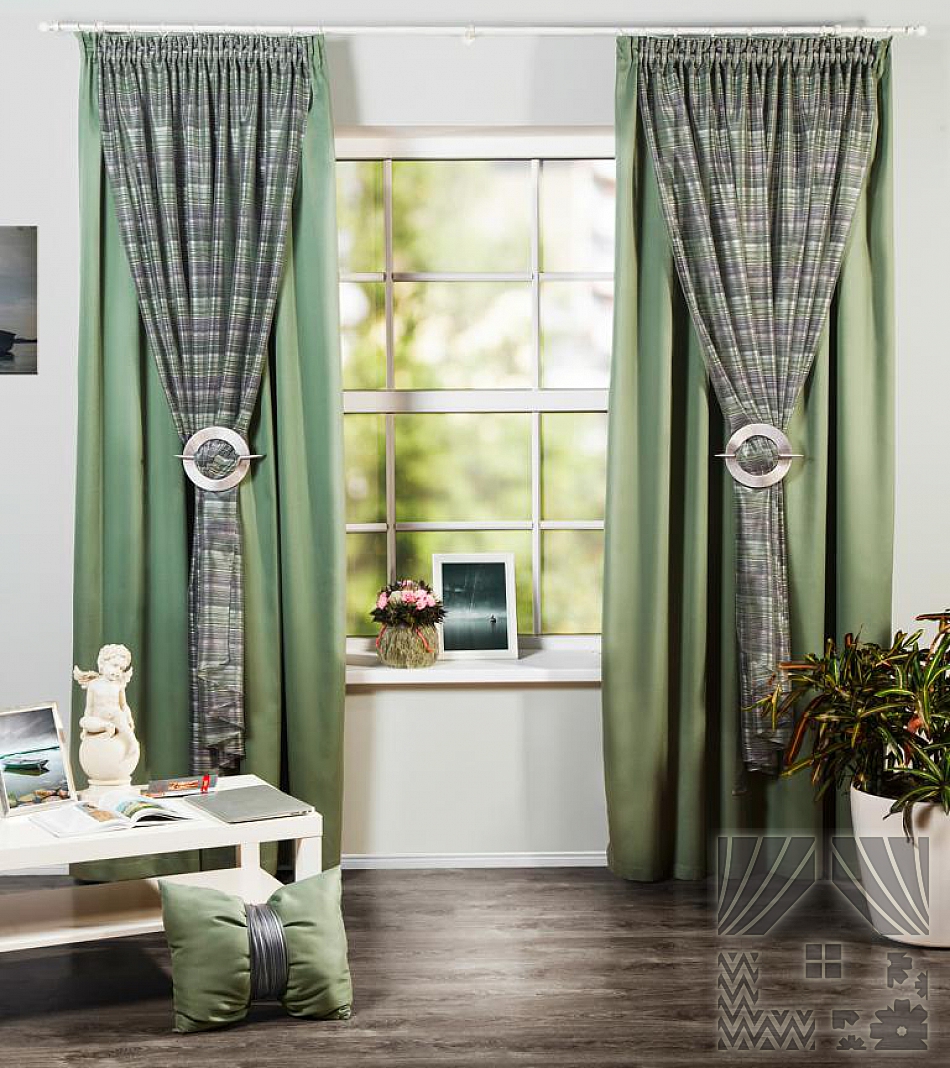 серо зеленые шторы в интерьере гостиной