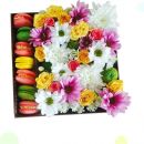 Цветочная коробочка счастья с пирожными №2