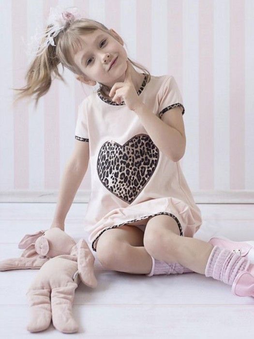 Розовое платье для девочки Сердце гепарда