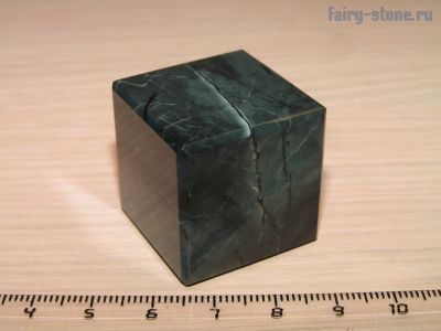 Куб из неизвестного минерала (28мм)