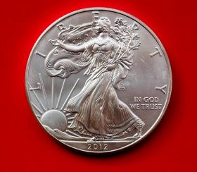 1 доллар Шагающая свобода (Ag999 серебро), 2012г. Идеальное состояние