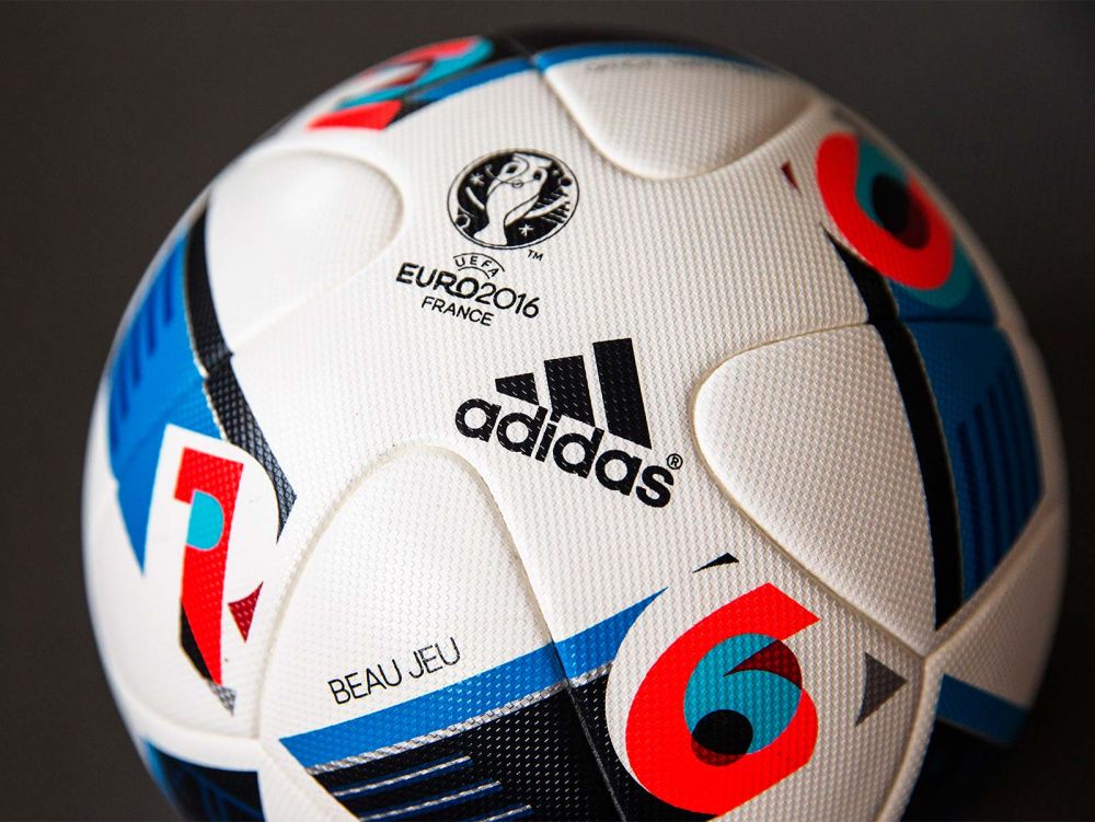 Футбольный мяч adidas Euro 2016 France