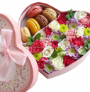 Цветочная коробочка счастья с пирожными Макарун №6