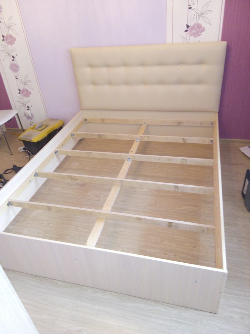Кровать 2-х спальная (спинка из кожзама) "Pегина"