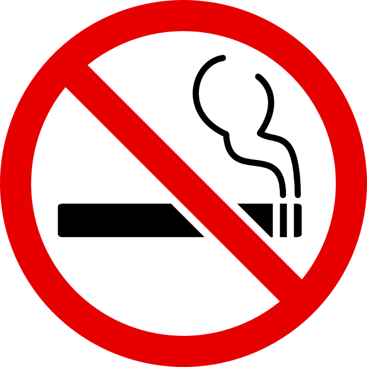 Запрещающая табличка "Не курить"