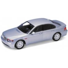 Игрушка модель машины 1:18 2002 BMW 745I