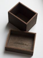 коробка из дерева с логотипом малая