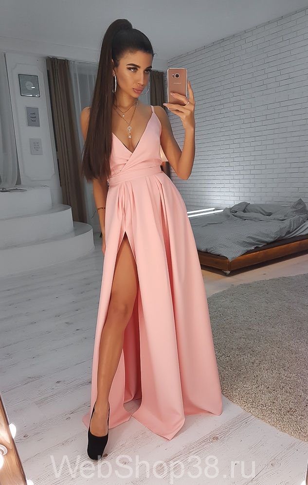 С чем носить розовое платье?