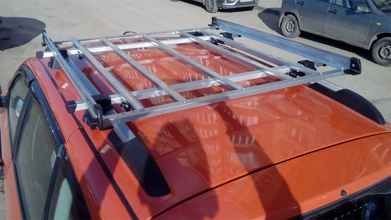 Багажник на крышу LADA Granta (рейлинги) 5d Универсал 2018--> | THULE