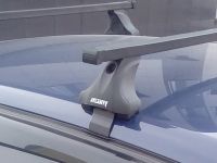 Багажник на крышу Kia Venga, Атлант, стальные прямоугольные дуги (в пластике)