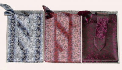 Комплект подарочный  (галстук, кашне утеплённое и платок в коробочке)