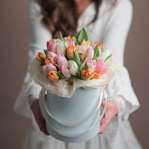 Коробка цветов из 25 тюльпанов