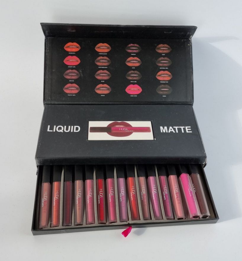 Набор блеска для губ HUDA BEAUTY 16 в 1