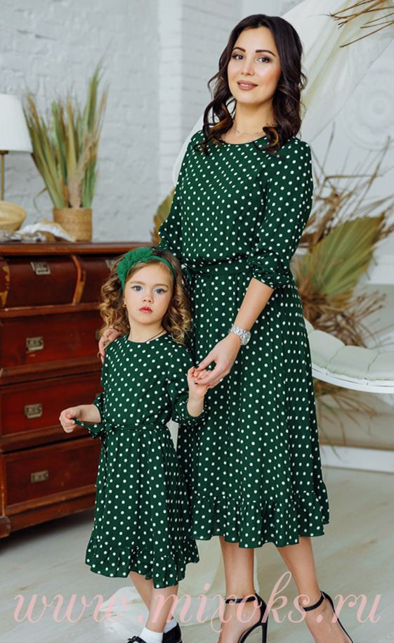 Платья летние зелёные из хлопка для мамы и дочки