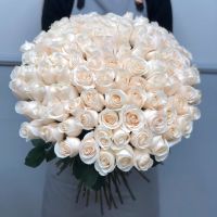 101 белая роза Эквадор 60 см