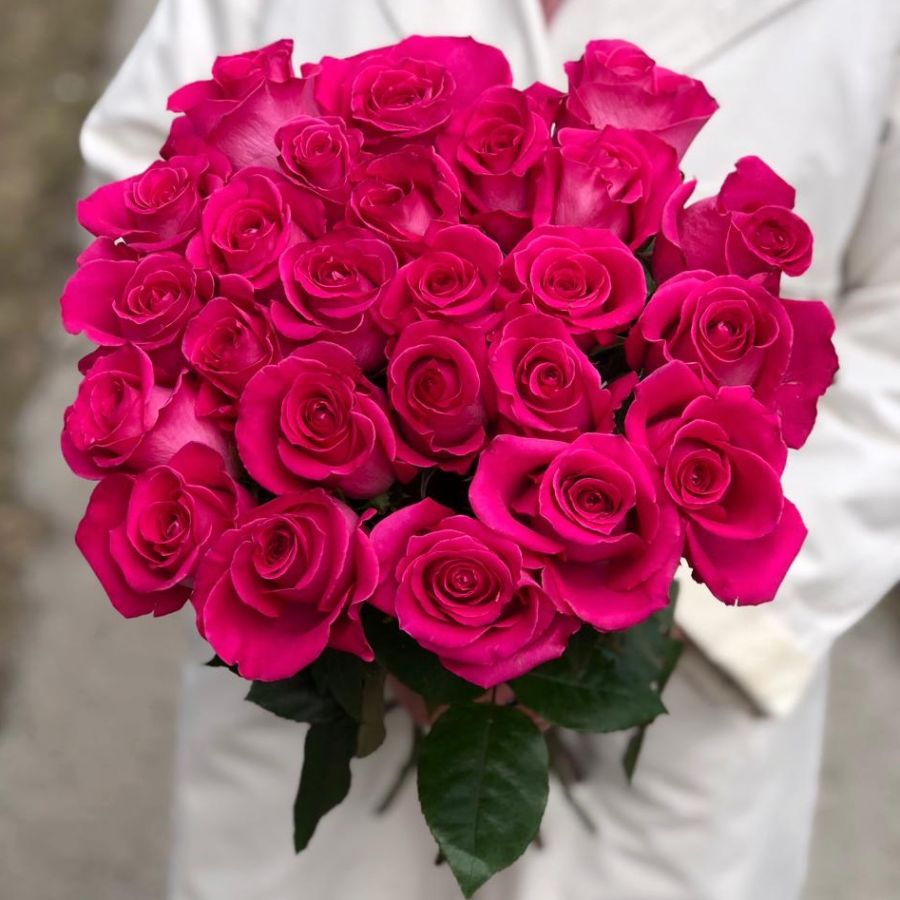 Розы розовые 60 см (от 11 шт.)
