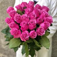 25 шикарных розовых роз