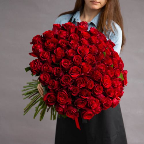 Красные высокие розы Колумбия Premium