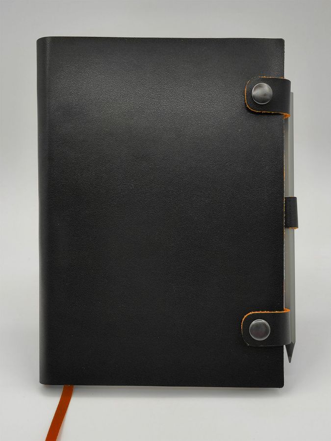 Черно-ораньжевый ежедневник на заклепках из  двусторонней кожи
