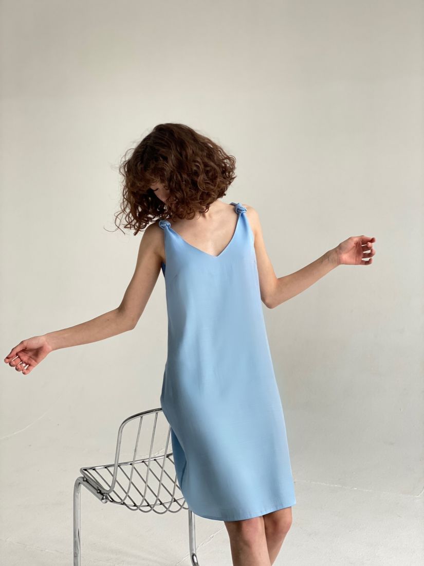 6356 Платье с узлами на бретелях голубое