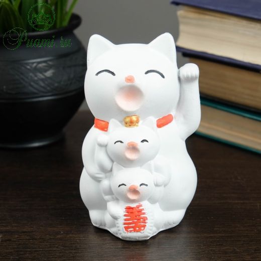 Фигура "Коты Манэки-Нэко фен-шуй" белая, 12х8см