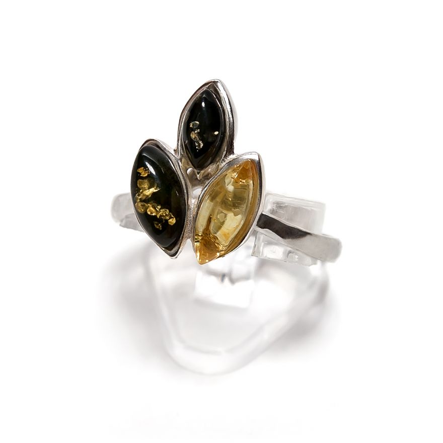 Серебряное кольцо с балтийским янтарем "Осенний вальс"