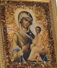 Тихвинская Икона Божией Матери с янтарем
