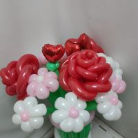 Букет цветов из воздушных шаров, с розами