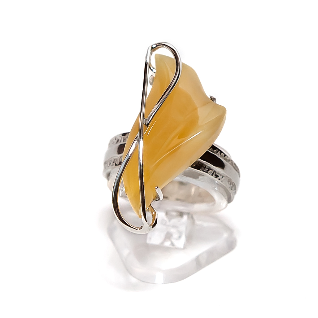 Серебряное кольцо с желтым янтарем "Палладио"