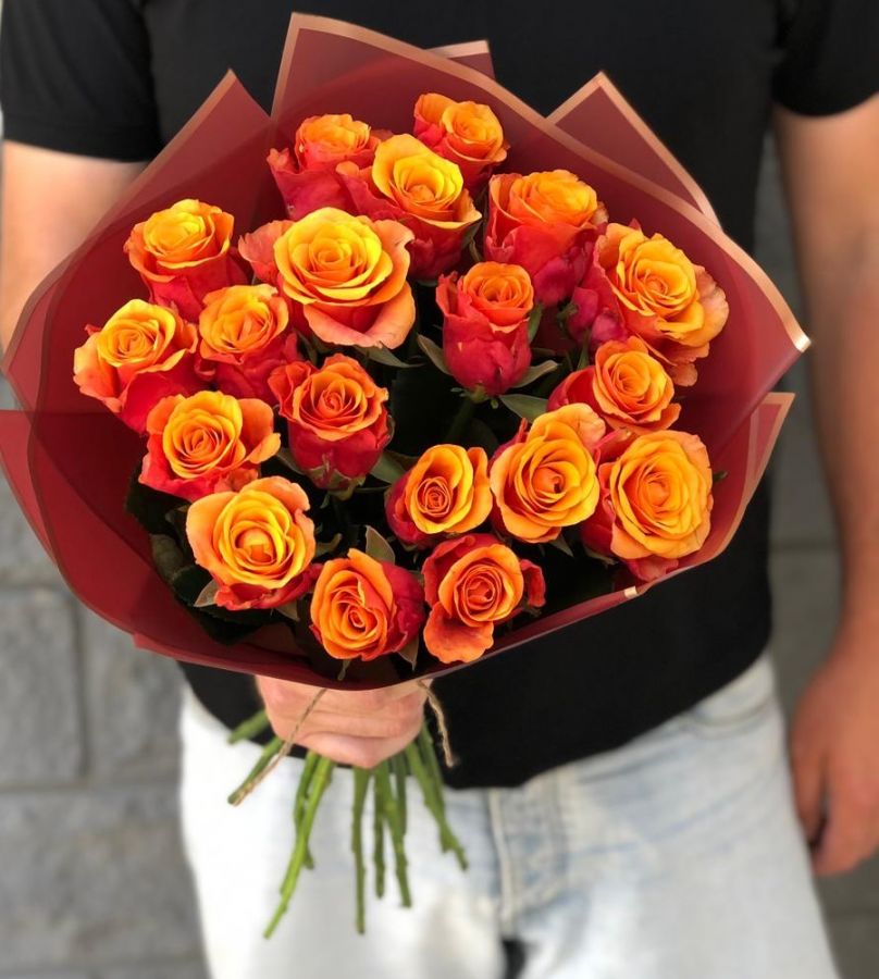 Букет из 19 оранжевых роз