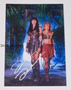 Автографы: Люси Лоулесс, Рене О’Коннор. Зена – королева воинов / Xena: Warrior Princess