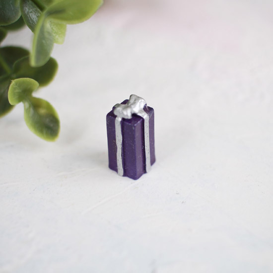 Миниатюра Подарок фиолетовый 15 мм.