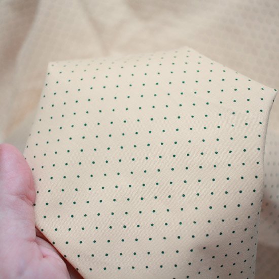 Ткань Хлопок зеленая точка на бежевом 50x40