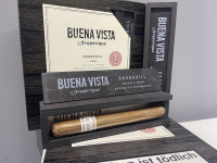 Сигара Buena Vista Araperique Churchill в подарочной фирменной коробке.