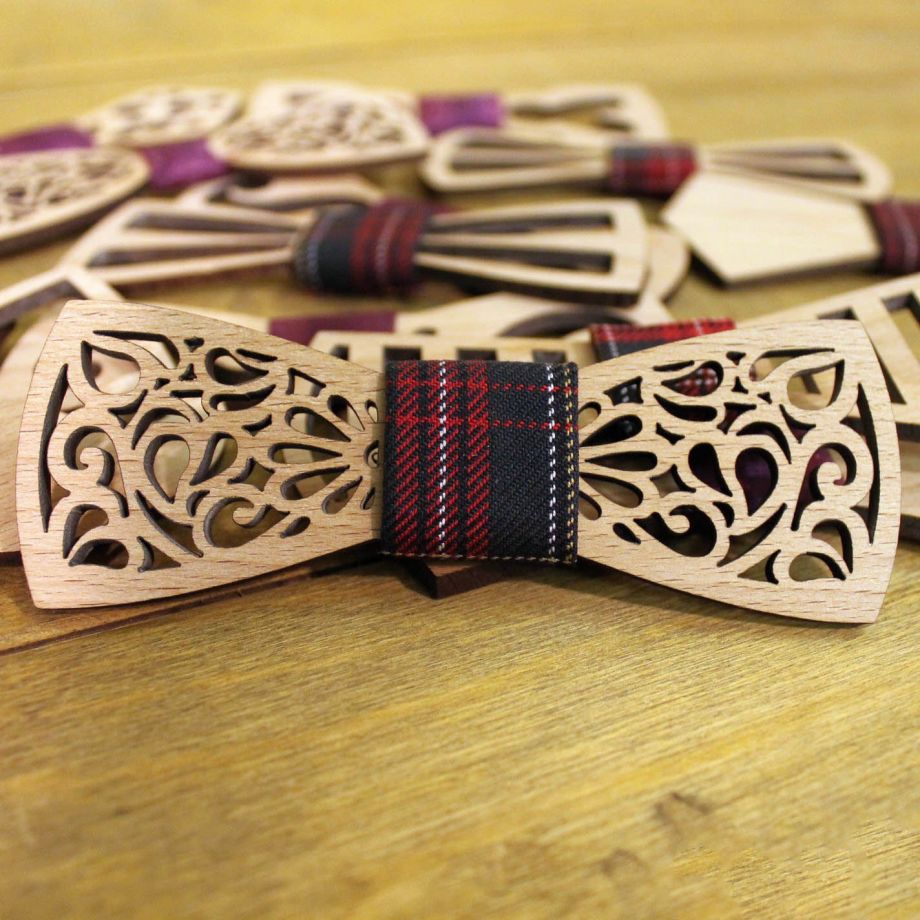 Деревянный галстук бабочка на заказ