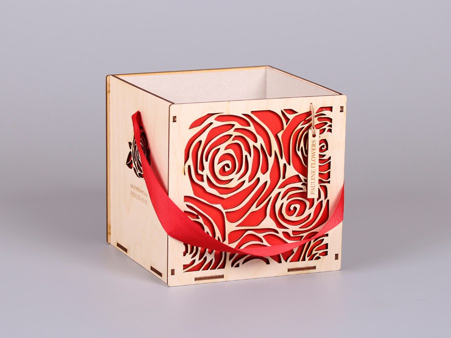 Коробка для цветов с лентой