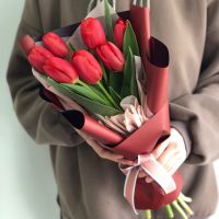 Букет из красных тюльпанов (7шт)