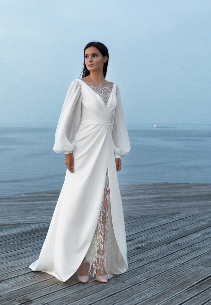 Изящное прямое свадебное платье с длинными рукавами Арт. 589
