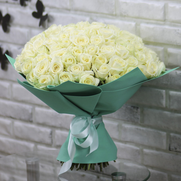 101 белая роза 50 см