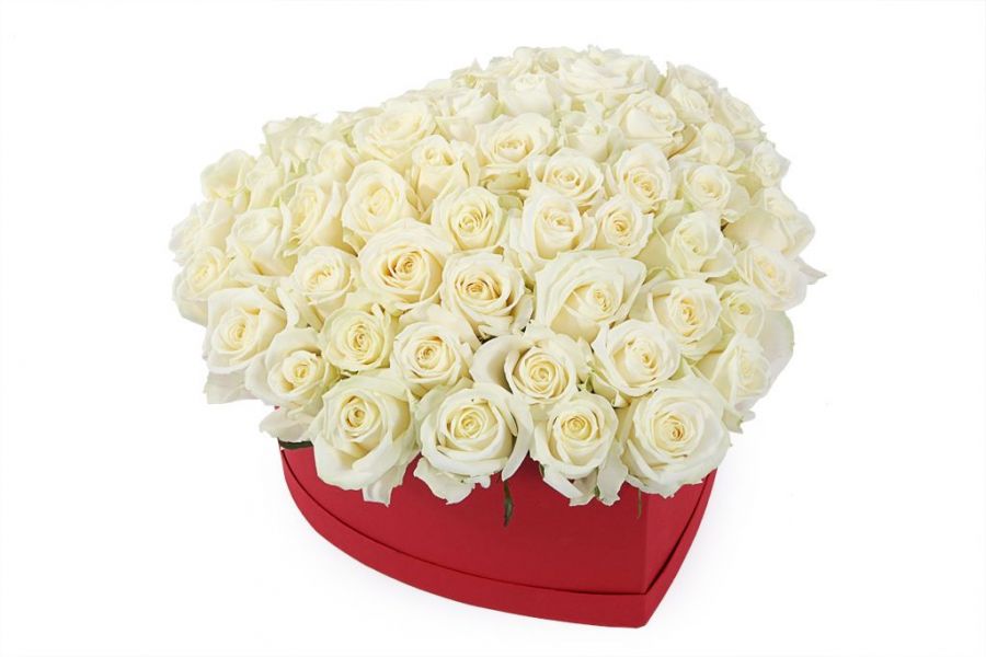 31 белая роза в виде сердца в коробе
